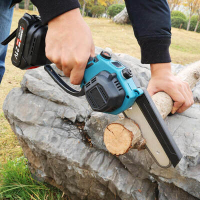 6 Inch Ultra Light Mini Chainsaw With Pump Oil Cordless Battery Electric Chainsaw For Cutting Wood